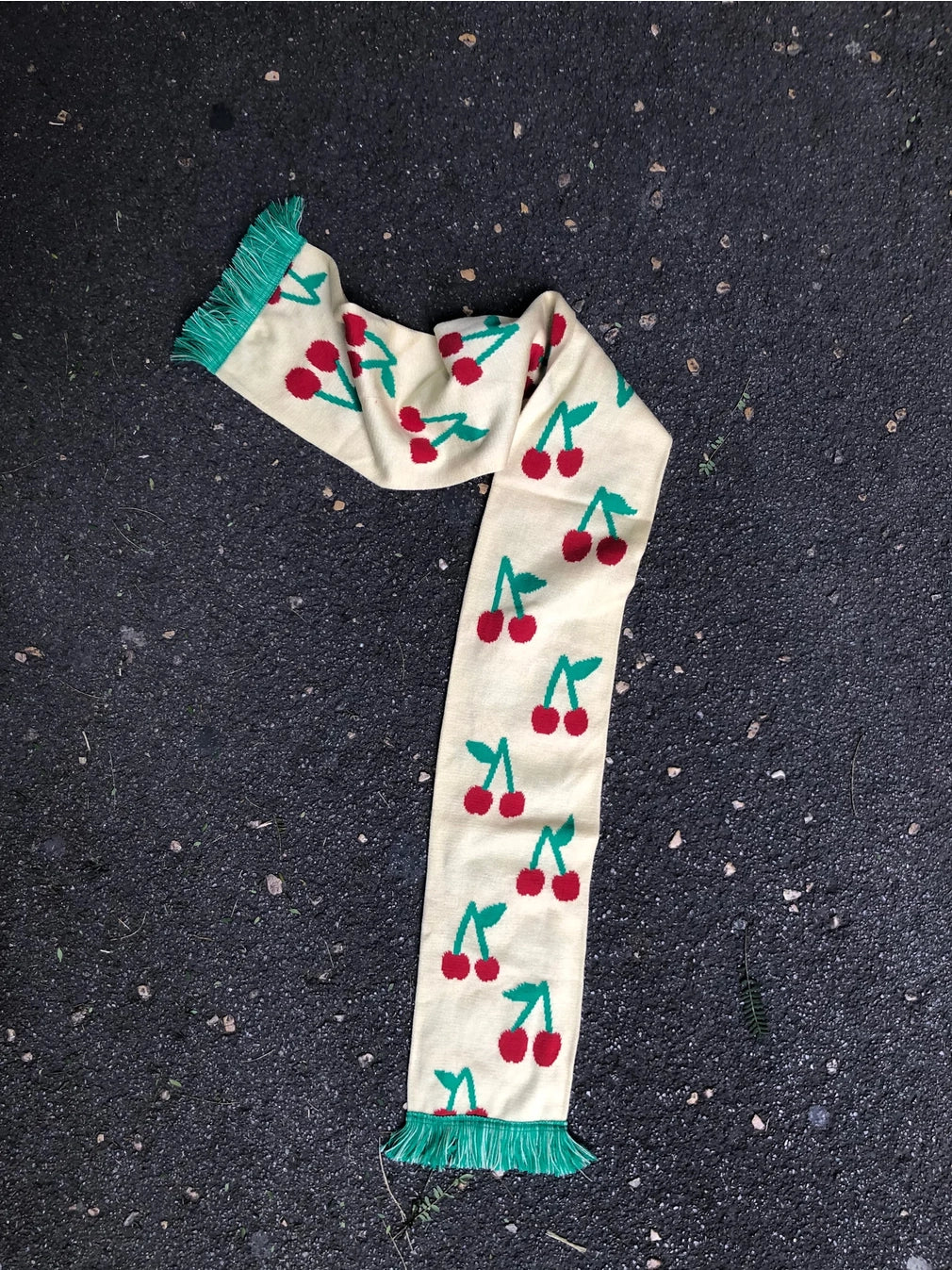 ÉCHARPE CERISES